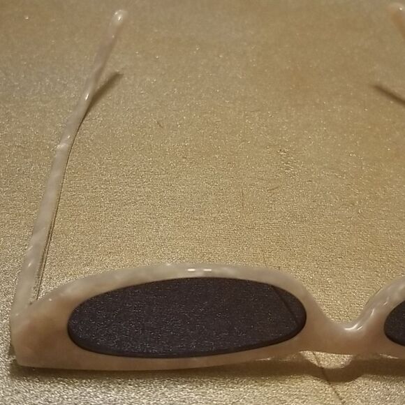 Roberi & Fraud Frances cateye Pearlized sunglasses - Picture 9 of 15